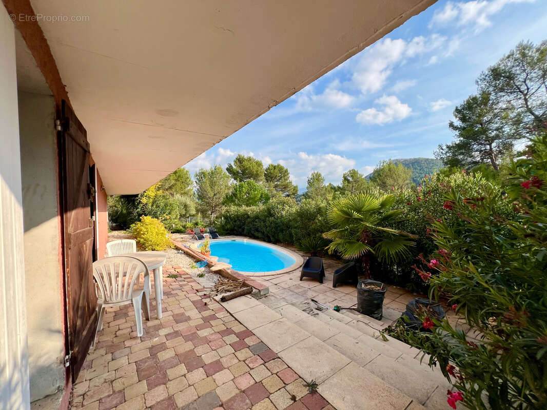 Maison à LA DESTROUSSE