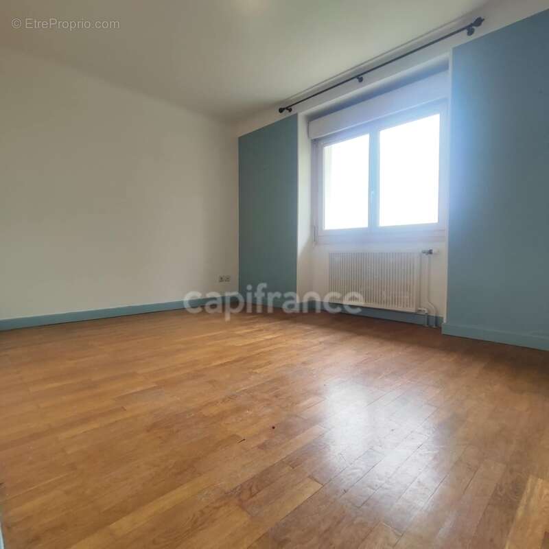 Maison à LA BATIE-DIVISIN