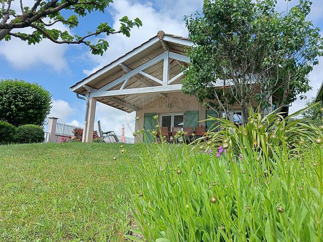 Maison à SAINT-ETIENNE-LA-VARENNE