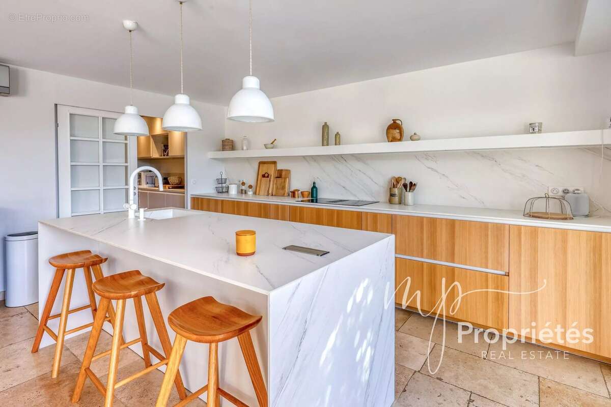 Maison à BORMES-LES-MIMOSAS