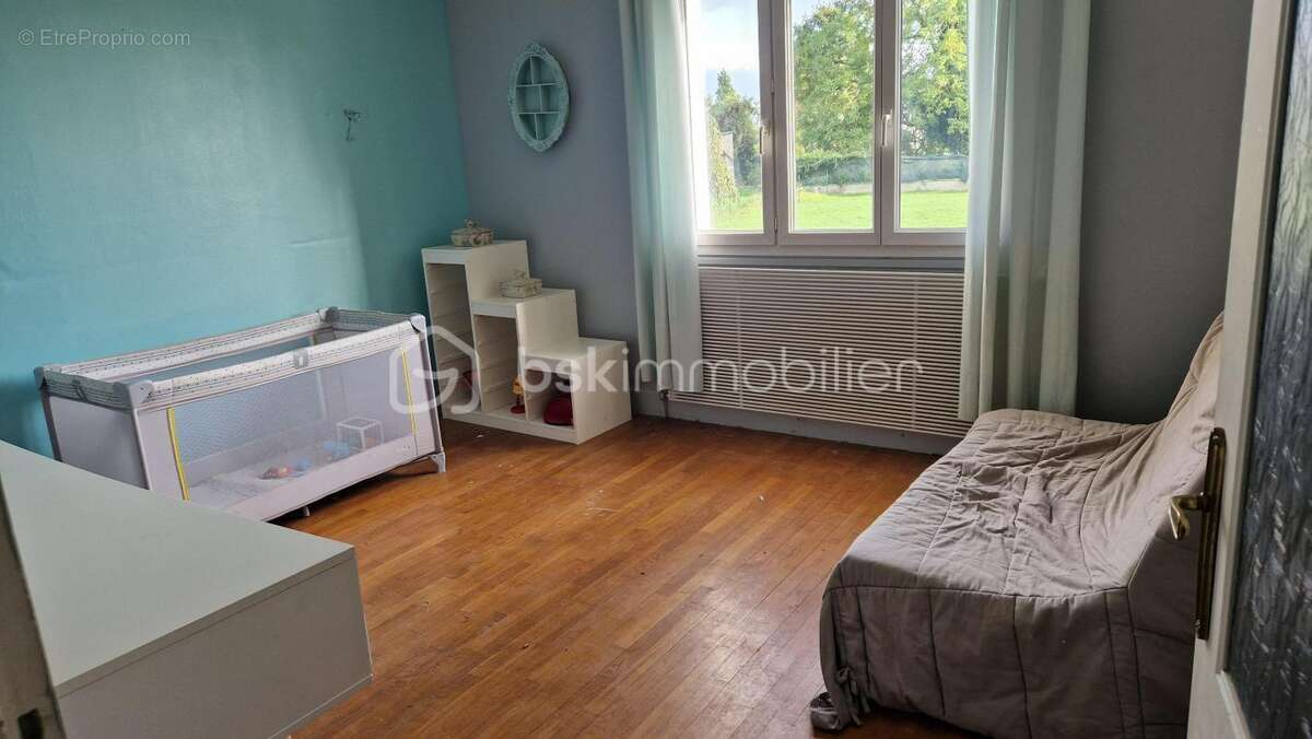  Découvrez ce charmant pavillon sur sous-sol d’environ 190 m²à Vergigny - photo 6