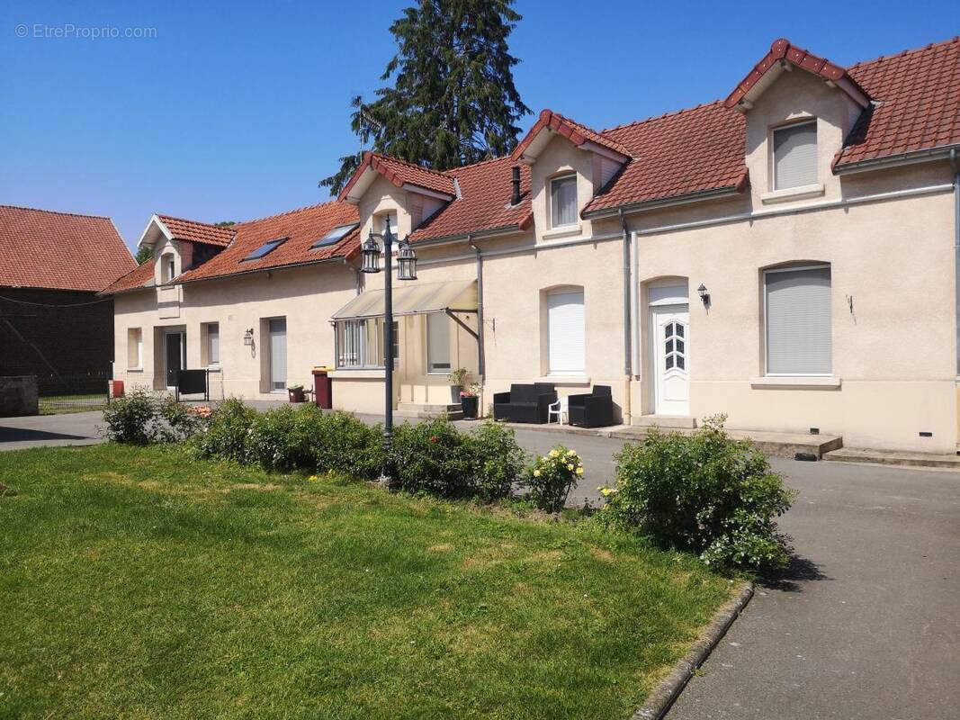 Maison à HONNECOURT-SUR-ESCAUT