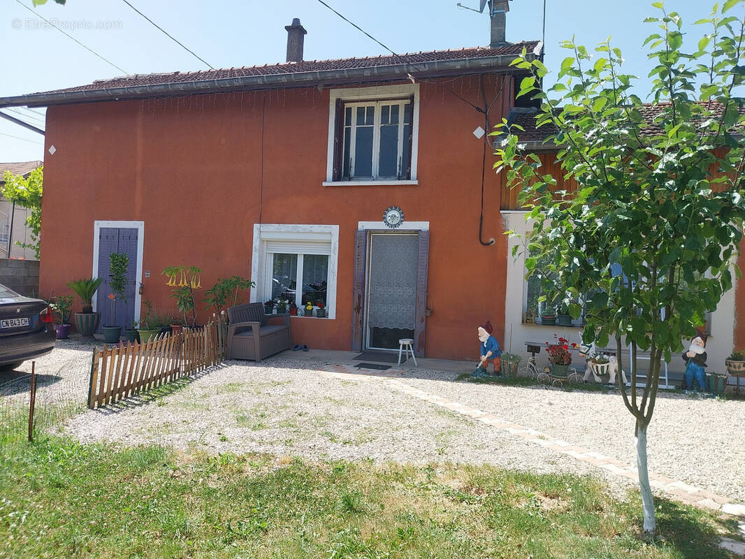 Maison à POLLIAT