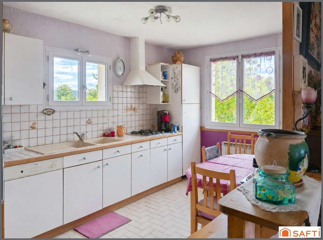Maison 100 m² à Saint-Victor-De-Morestel  - photo 8