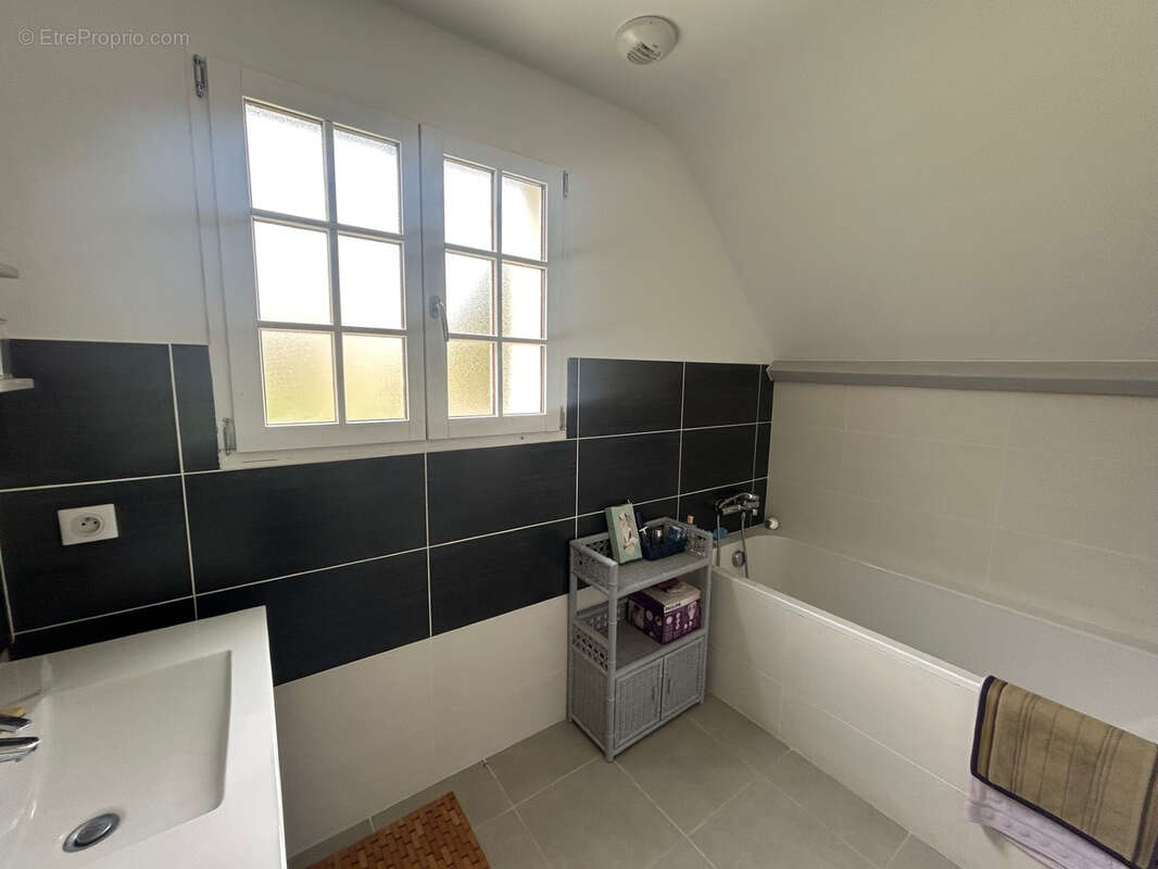 À vendre   Maison familiale de 175 m2   7 pièces   4 chambres   Yèvre-le-Châtel - photo 14