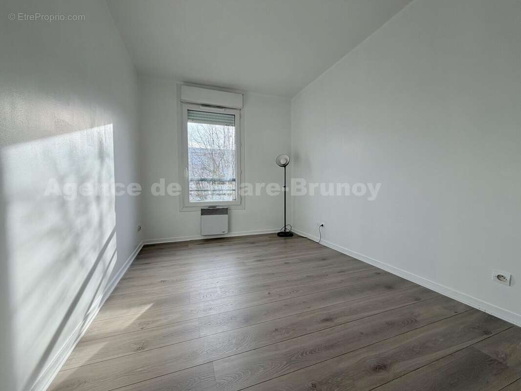 IMG_0403 - Appartement à BOUSSY-SAINT-ANTOINE