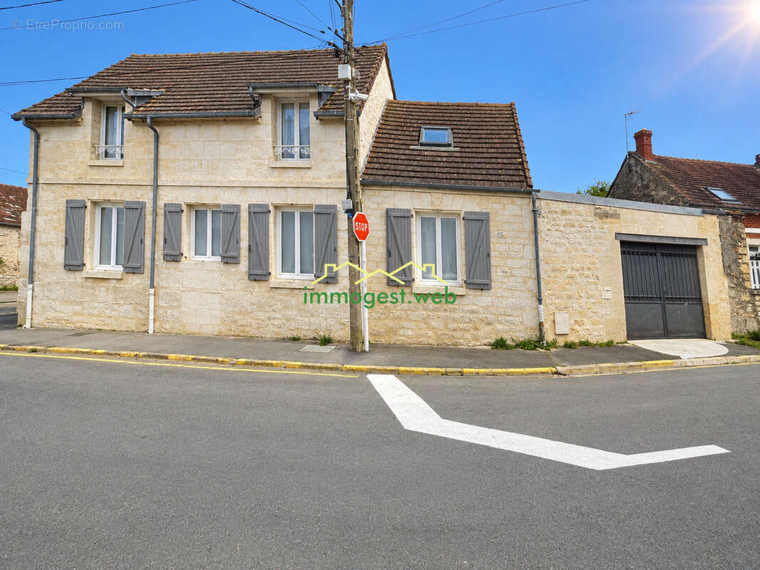 Maison à CIRES-LES-MELLO