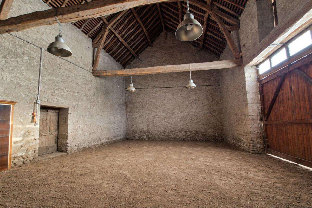  Grange à fort potentiel + Garage - Maves (41500) - photo 4