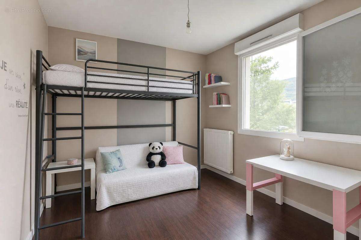 Appartement à SAINT-MARTIN-D'HERES