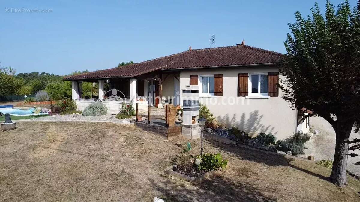 Maison à SAINT-ASTIER
