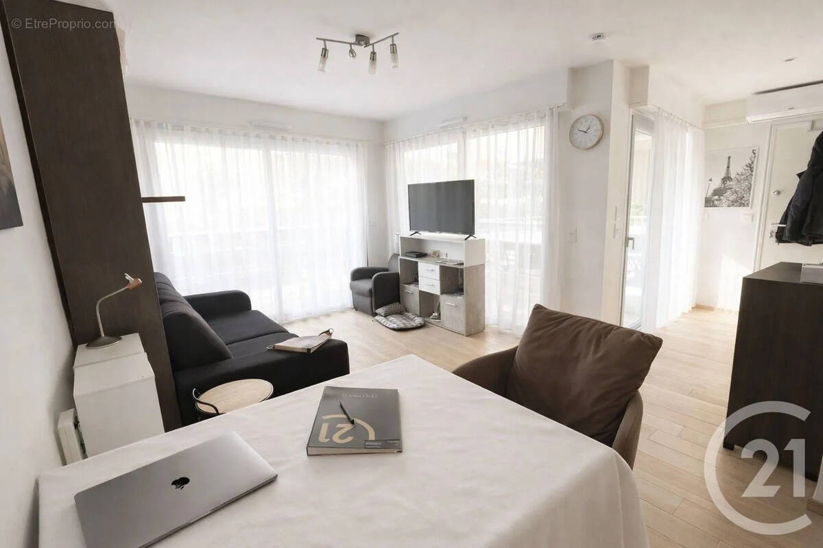 Appartement à ROQUEBRUNE-CAP-MARTIN