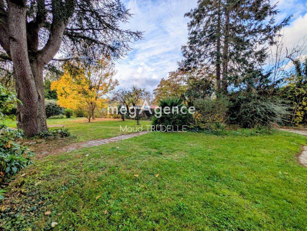 Maison à SAINT-PAVACE