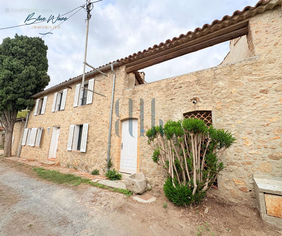 Maison à PLAN-DE-LA-TOUR