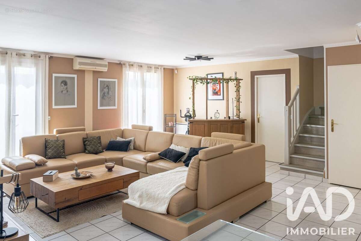 Maison 150 m² à Ozoir-La-Ferriere  - photo 4