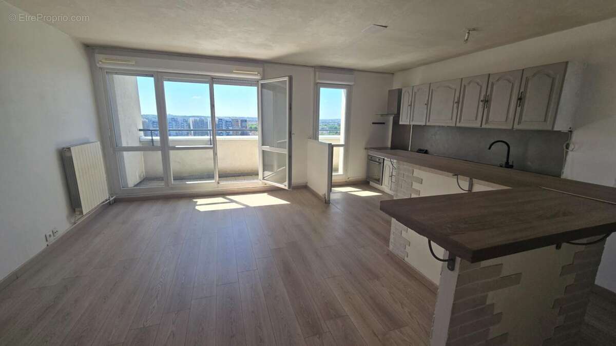 93270 SEVRAN  - Appartement 2 pièces 55.02 m² - Balcon- Dernier étage - photo 3