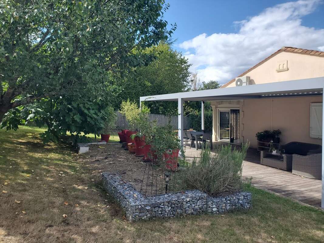 Maison à CHAMPNIERS