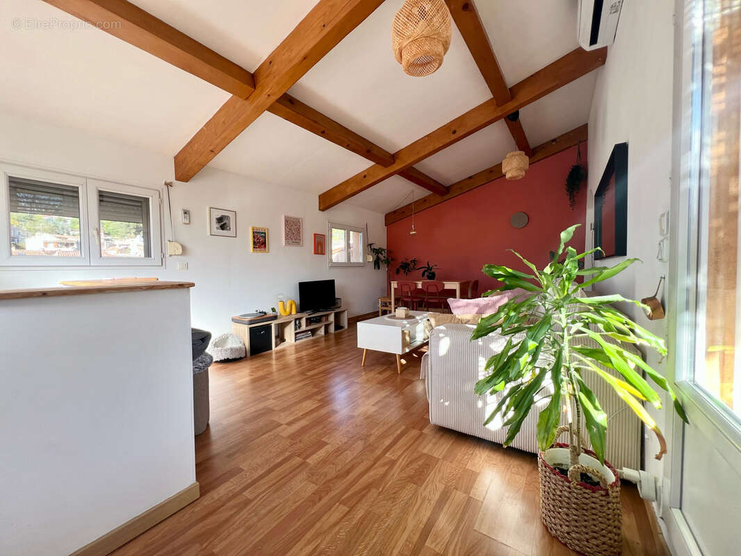 Appartement à AURIOL