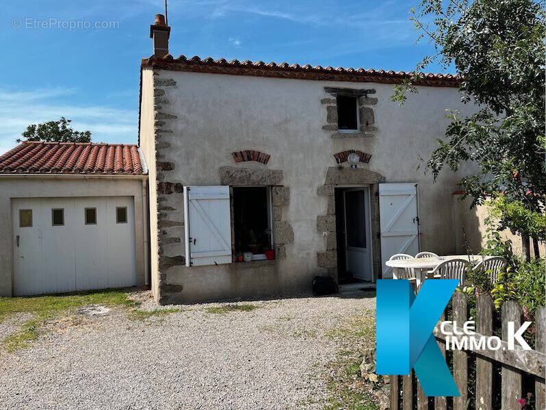 Maison à LES BROUZILS