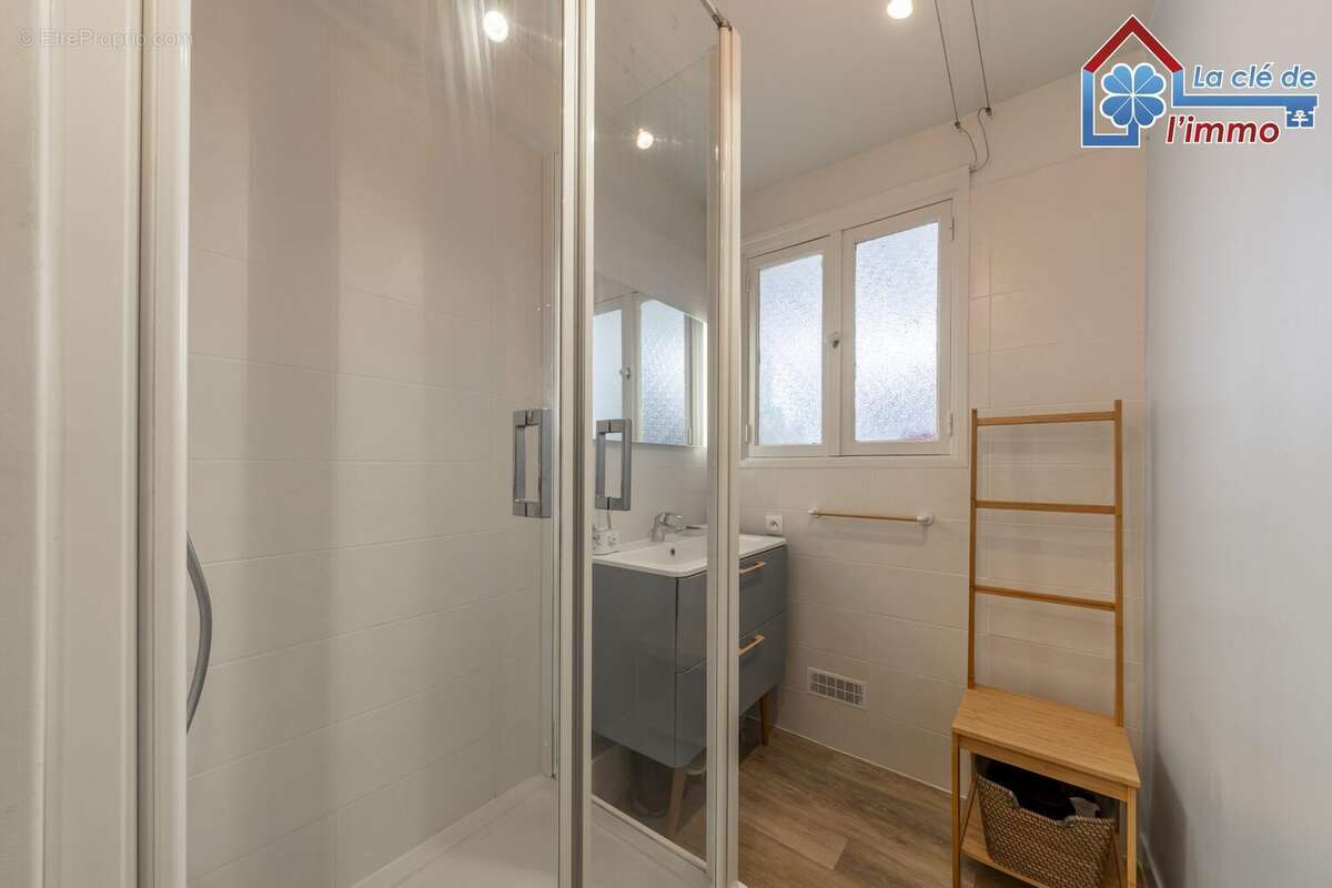 Appartement à PRINGY