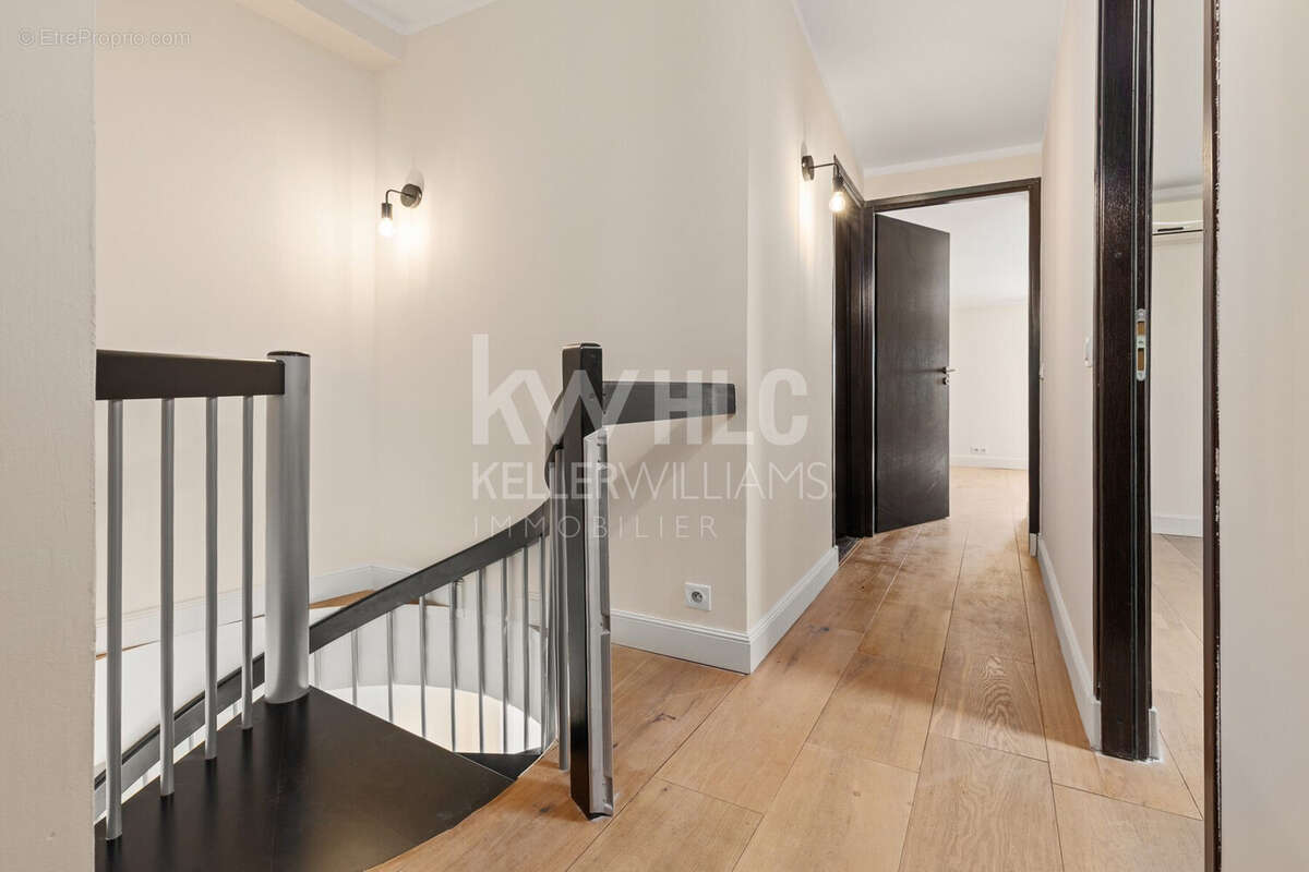 Appartement 157 m² à Grasse  - photo 9