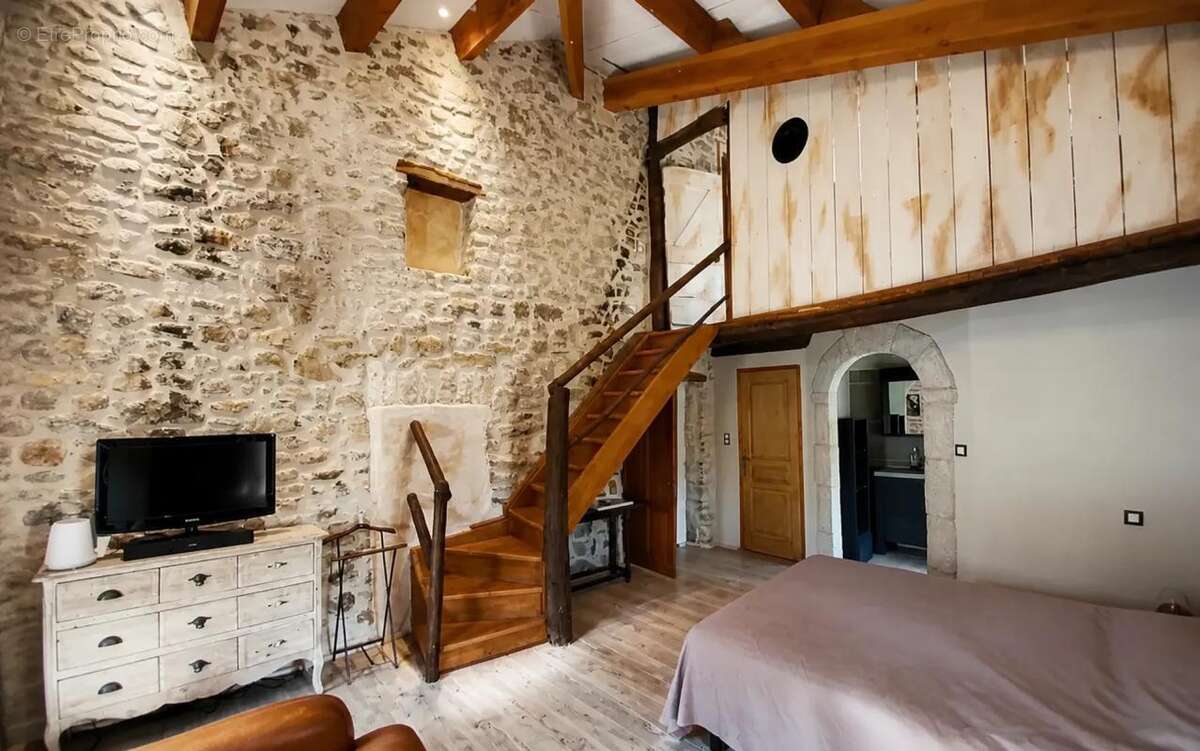 Maison de 10 pièces de 196 m² à Saint-Paul-le-Jeune - photo 28
