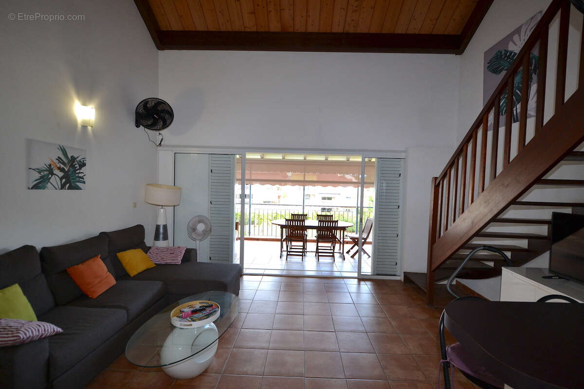 Superbe T3 duplex meublé de 85m2 à Bas du Fort - photo 5