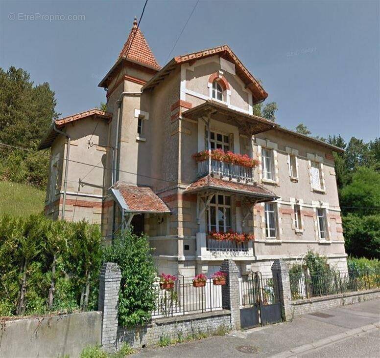 Maison à THIAUCOURT-REGNIEVILLE