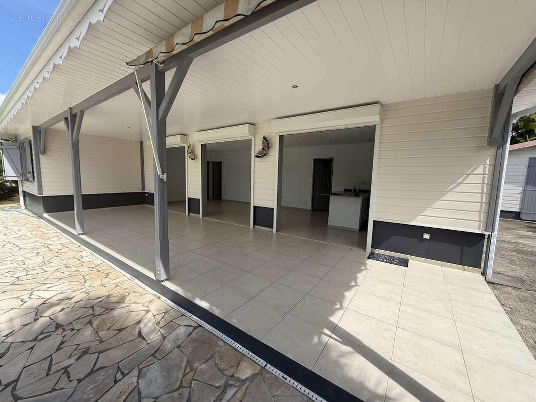 Maison à LES TROIS-ILETS