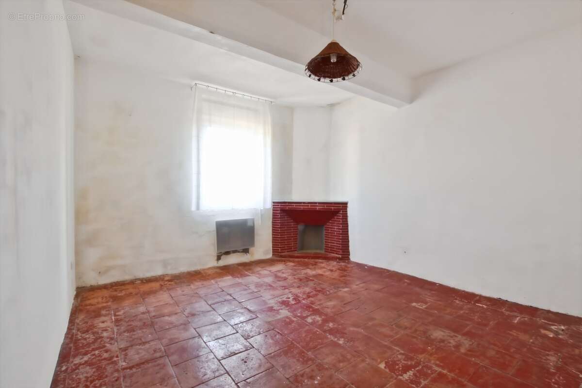 Saint-Chinian – Maison de village de 95 m², 4 chambres et cour sans vis-à-vis - photo 20