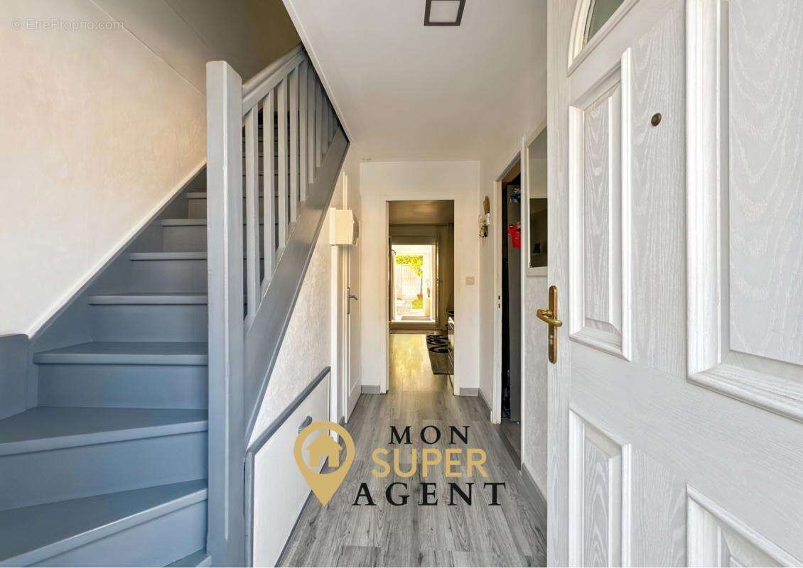 Maison à LE MEE-SUR-SEINE