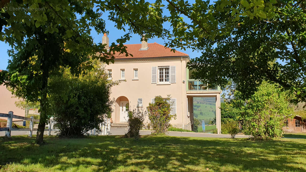Maison à LAY
