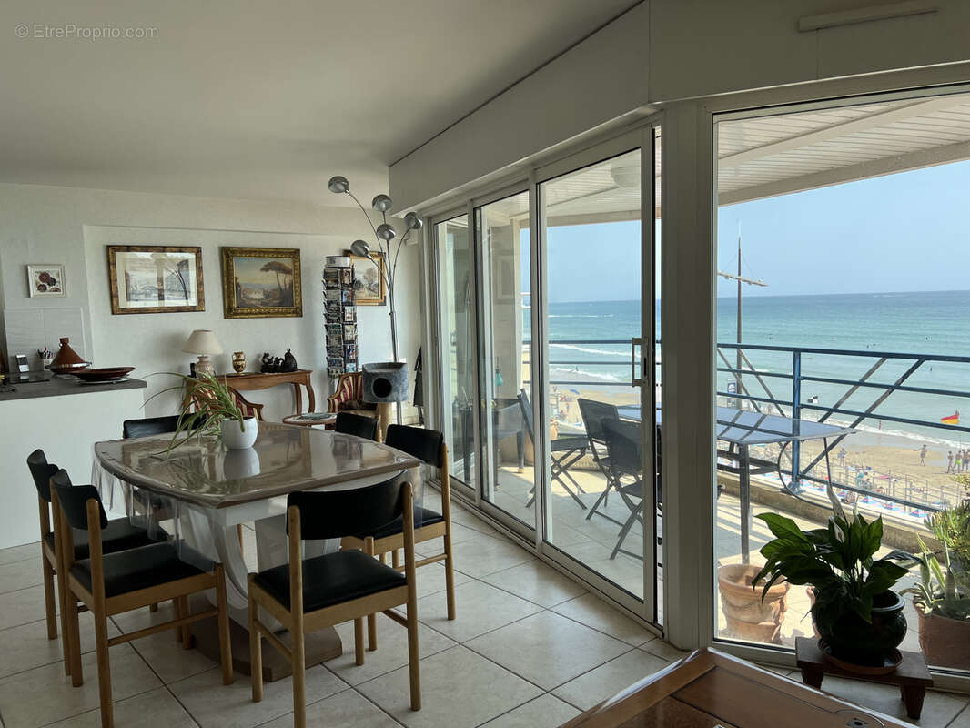 Face mer  Les Sables-d'Olonne   APPARTEMENT T4   3 chambres   Parking privatif   Cave - photo 7