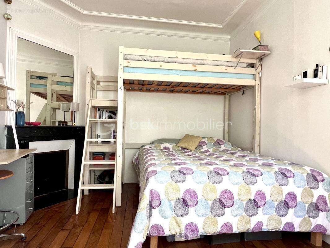 PARIS 18ᵉ – RUE CAVALLOTTI 2 pièces de 37,07 m² – Calme absolu – Charme de l'ancien – Belle hauteur sous plafond - photo 5