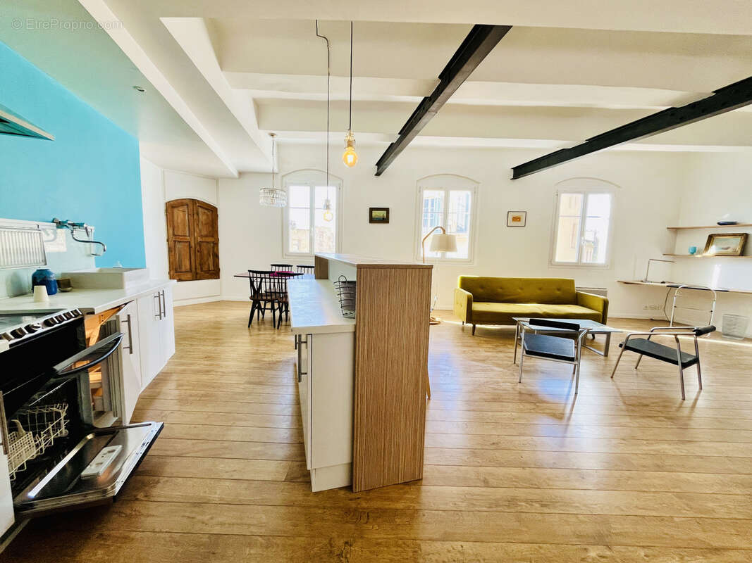 Appartement à MARSEILLE-2E