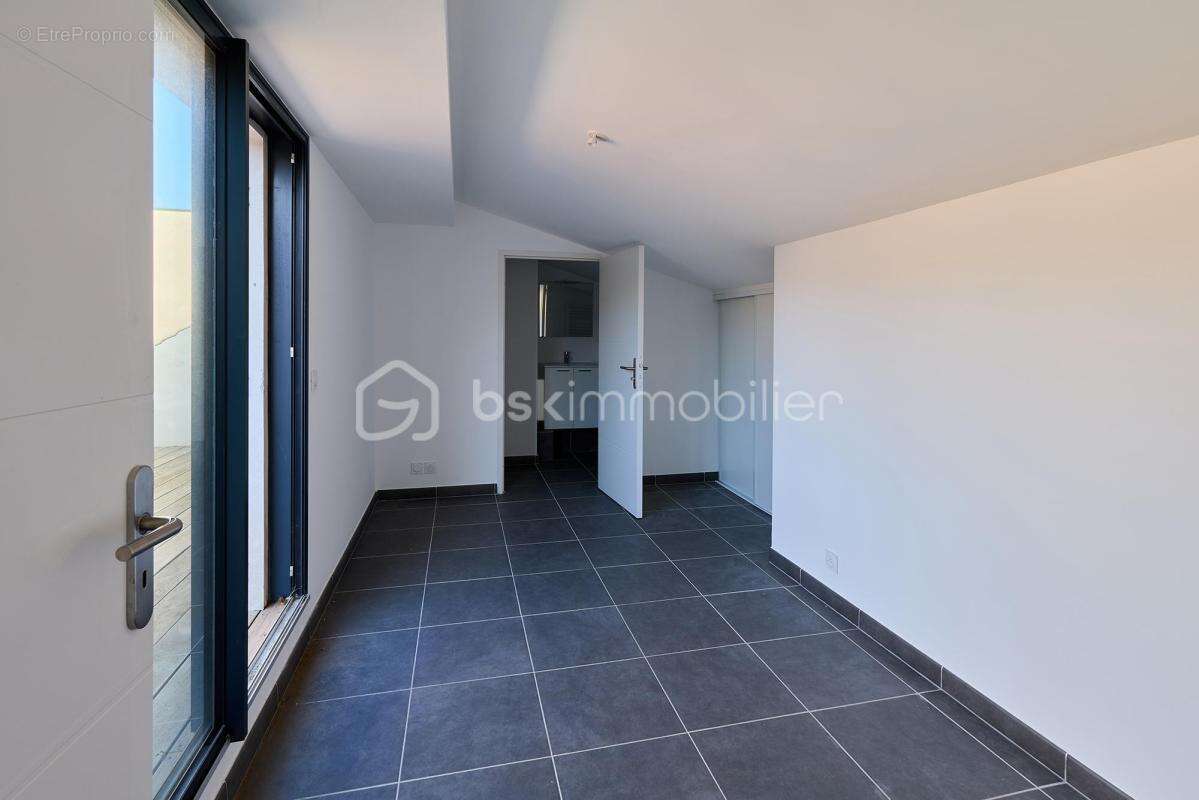 Appartement DUPLEX T3 neuf avec terrasse – 1er étage – Prestations de qualité – Secteur des Pins - photo 9