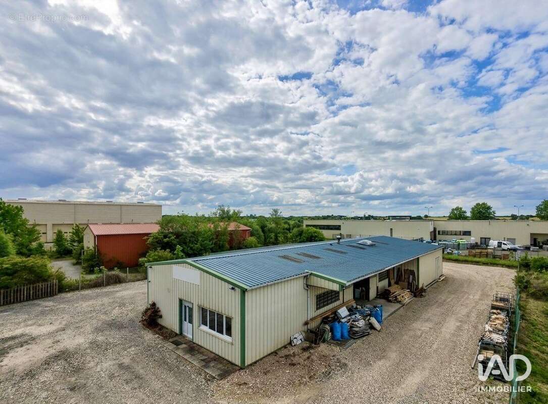 Commerce 345 m² à Courtenay  - photo 3