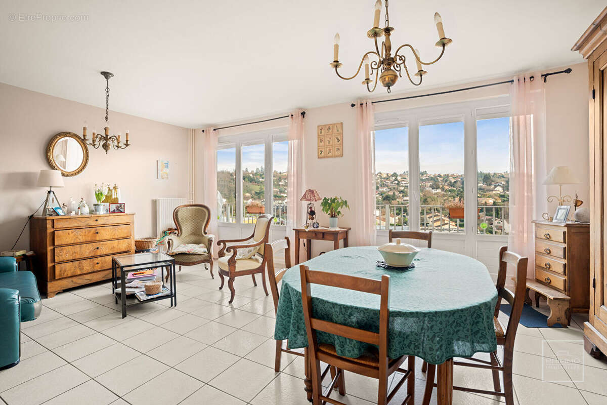 Appartement à NEUVILLE-SUR-SAONE