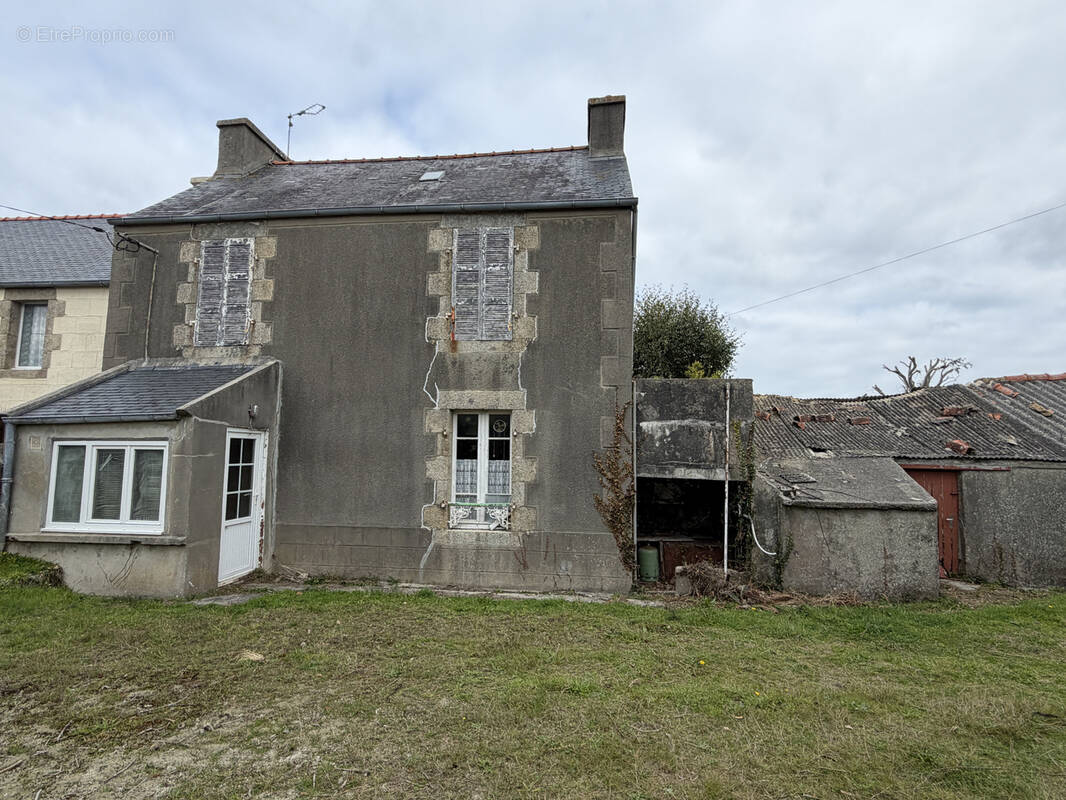 Maison à PLOUGUERNEAU