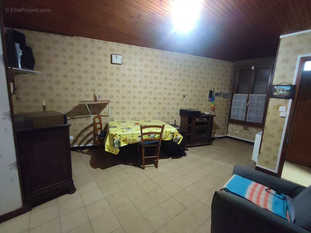 Maison à AZILLE