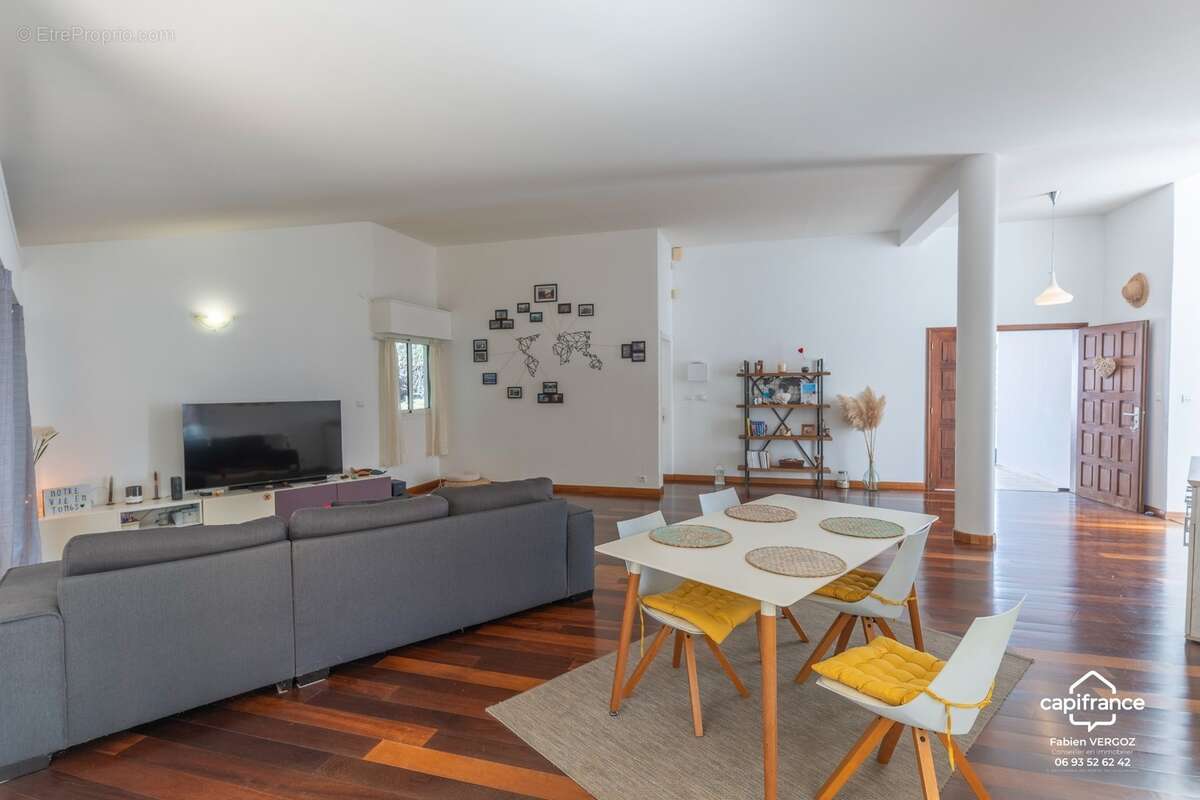 Maison familiale F4/5 de plain-pied avec varangue – Duparc, Sainte-Marie - photo 3