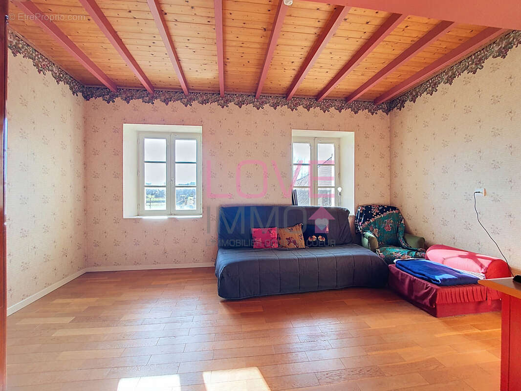 Maison à LA BATIE-MONTGASCON