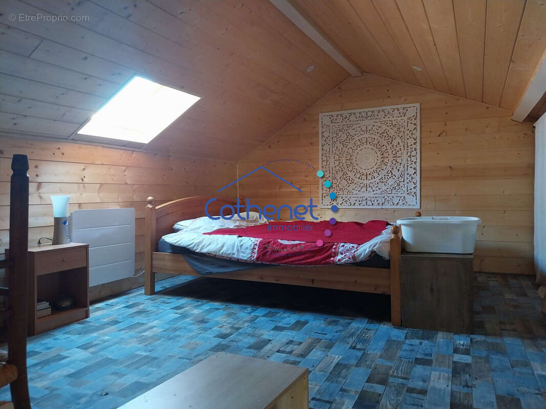 Maison à SAINT-CLEMENT-DE-VERS