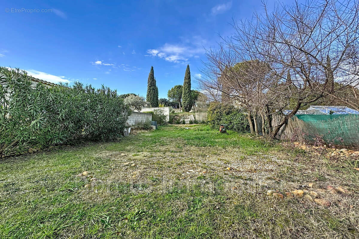 Maison à SAINT-SATURNIN-LES-AVIGNON