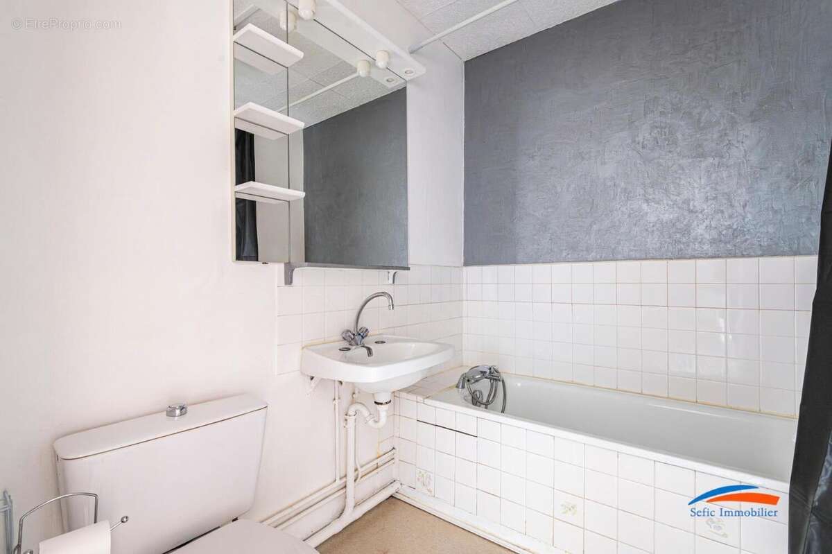   - Appartement à REIMS