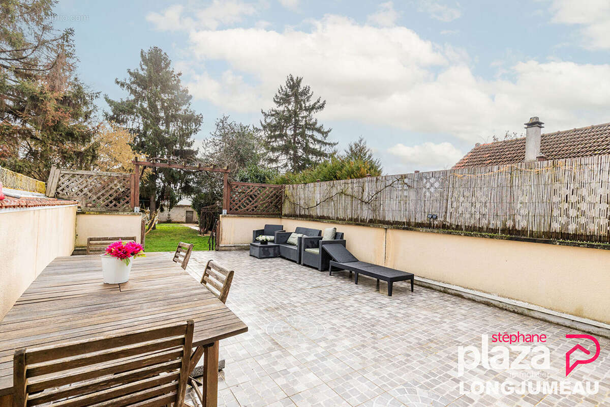 Maison à SAULX-LES-CHARTREUX