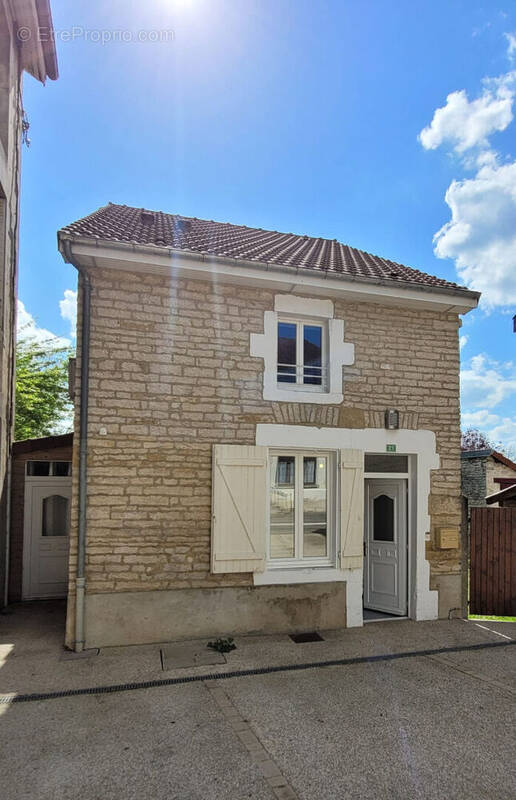 Maison à DOULAINCOURT-SAUCOURT