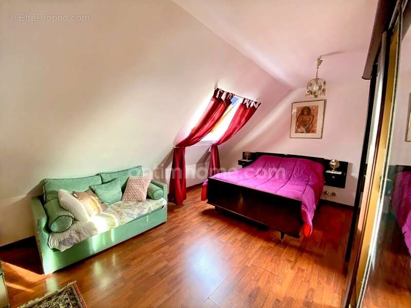 Maison à MONTEREAU-FAULT-YONNE