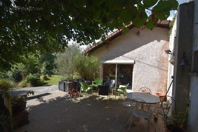 proche Chauffailles - Maison pierre - 7 piéces dont 4 chambres-  137m² - photo 14