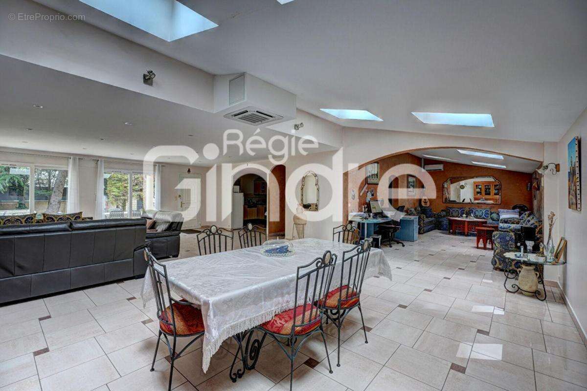 Maison à VILLEURBANNE