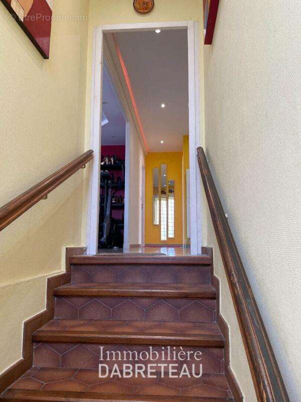 Riorges Maison de 154 m2 en parfait état - photo 13